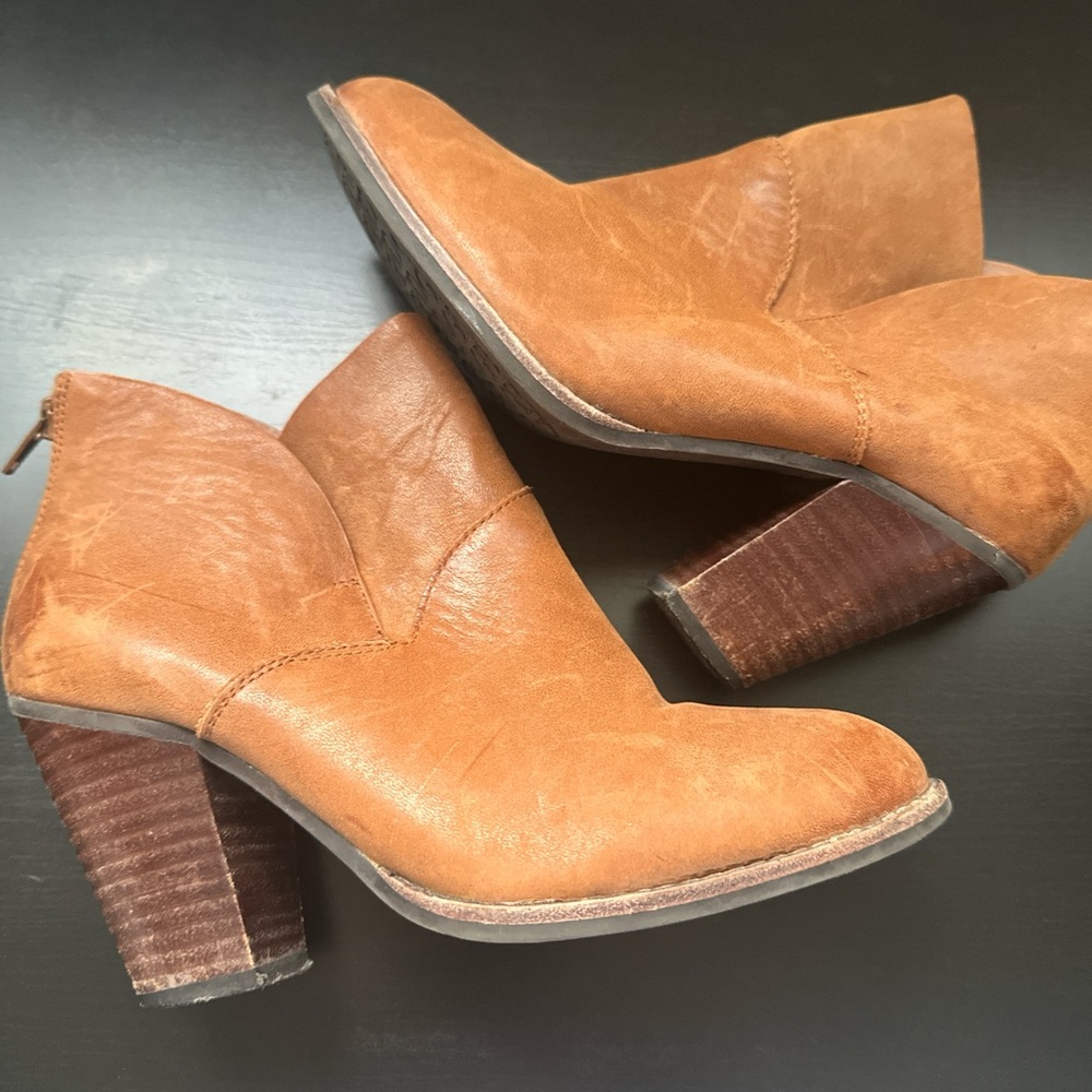 Gianni Bini Brown Ankle Booties